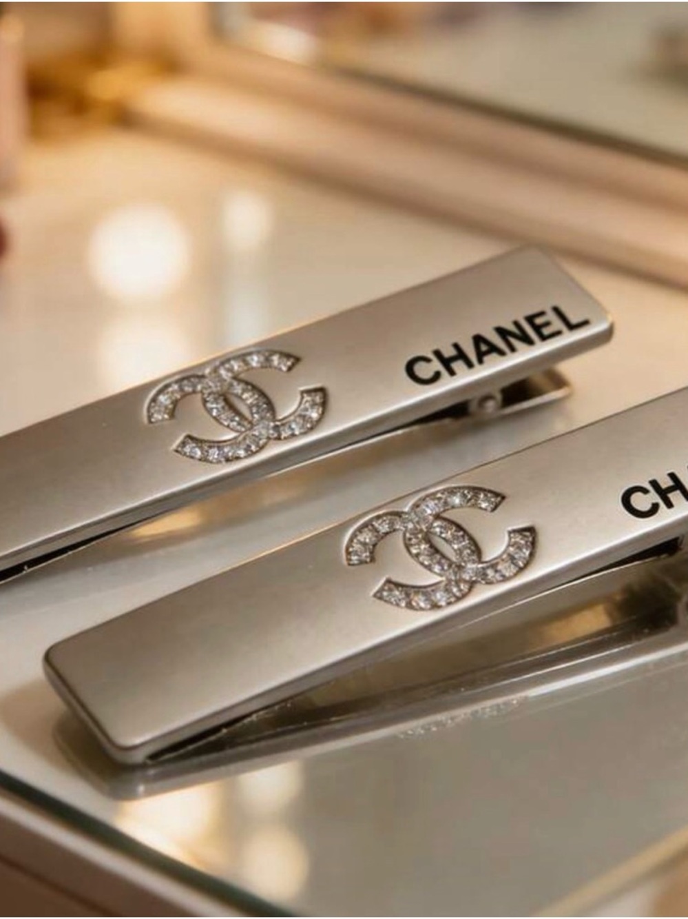 Set of 2 CHANEL BEAUTE Silver Tone CC Barrette Hair Clips Embezzled NEW